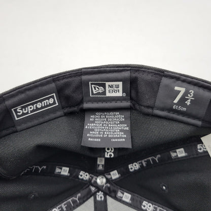 【中古品】【メンズ/レディース】 SUPREME シュプリーム 23SS SCRIPT NEW ERA CAP スクリプト ニューエラ キャップ 帽子 185-260603-cs-01-izu サイズ：7 3/4 カラー：ブラック 万代Net店