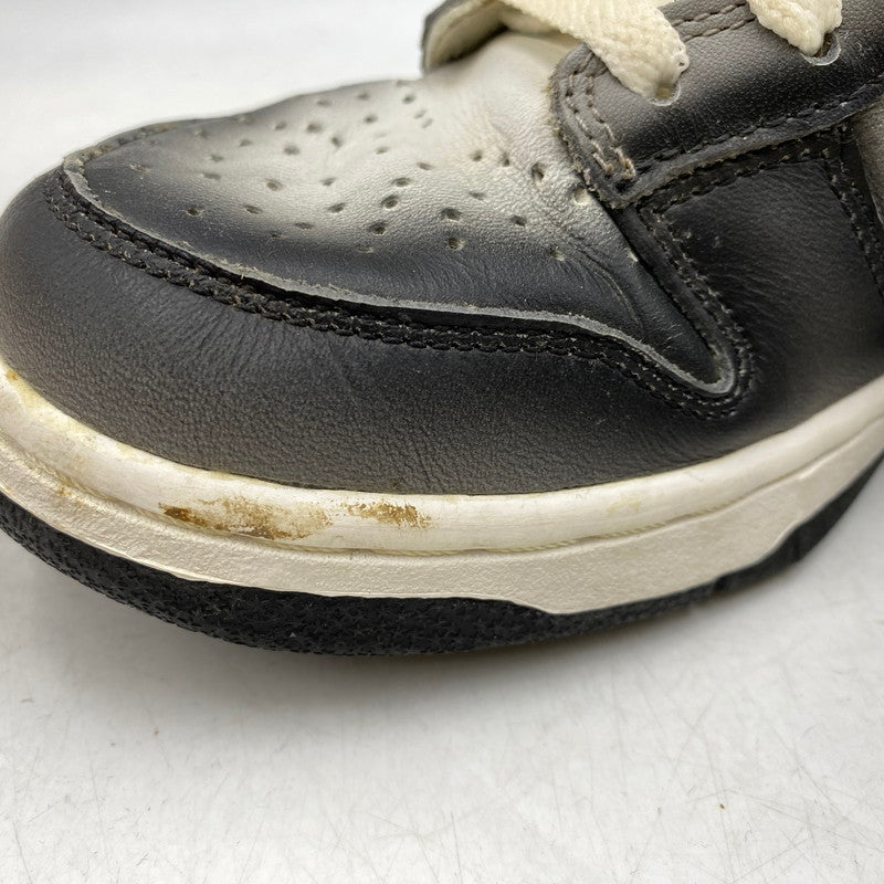 【現状渡し品】【メンズ/レディース】 NIKE ナイキ × ERIC HAZE エリックヘイズ DUNK LOW PREMIUM 306793-101 ダンク ロー プレミアム スニーカー 靴 160-260602-as-06-izu サイズ：26cm カラー：WHITE/BLACK-MED GREY 万代Net店
