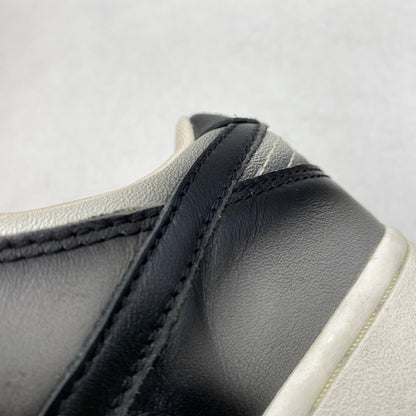 【現状渡し品】【メンズ/レディース】 NIKE ナイキ × ERIC HAZE エリックヘイズ DUNK LOW PREMIUM 306793-101 ダンク ロー プレミアム スニーカー 靴 160-260602-as-06-izu サイズ：26cm カラー：WHITE/BLACK-MED GREY 万代Net店