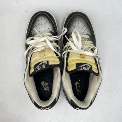 【現状渡し品】【メンズ/レディース】 NIKE ナイキ × ERIC HAZE エリックヘイズ DUNK LOW PREMIUM 306793-101 ダンク ロー プレミアム スニーカー 靴 160-260602-as-06-izu サイズ：26cm カラー：WHITE/BLACK-MED GREY 万代Net店
