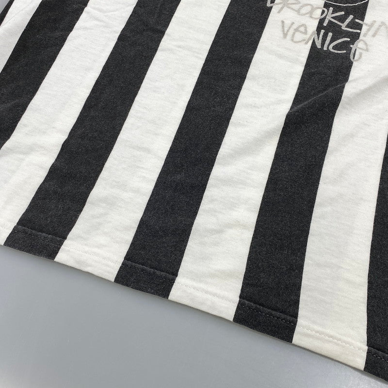 【現状渡し品】【メンズ】 STUSSY メキシコ製 STRIPE WORLD TOUR TEE ストライプ ワールド ツアー Tシャツ トップス 半袖 142-260608-ya-09-izu サイズ：XL カラー：ブラック×ホワイト 万代Net店