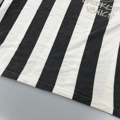 【現状渡し品】【メンズ】 STUSSY メキシコ製 STRIPE WORLD TOUR TEE ストライプ ワールド ツアー Tシャツ トップス 半袖 142-260608-ya-09-izu サイズ：XL カラー：ブラック×ホワイト 万代Net店