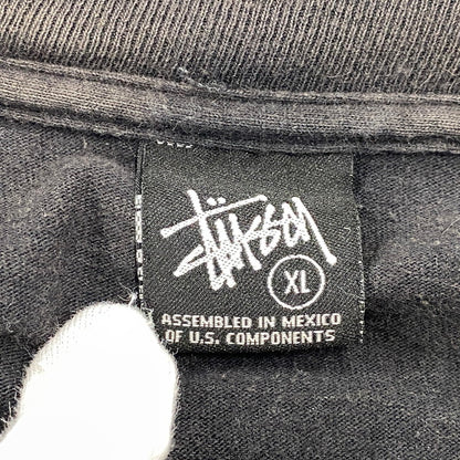 【現状渡し品】【メンズ】 STUSSY ステューシー メキシコ製 TAKA HAYASHI OLD ENGLISH WORLD TOUR TEE タカ ハヤシ オールド イングリッシュ ワールド ツアー Tシャツ トップス 142-260602-kh-04-izu サイズ：XL カラー：ブラック 万代Net店
