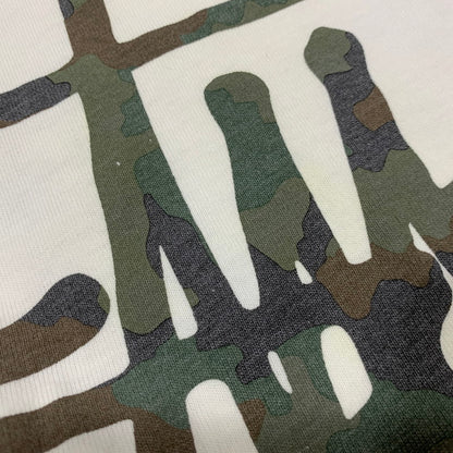 【現状渡し品】【メンズ】 STUSSY ステューシー 金タグ CAMO BASIC LOGO TEE カモ ベーシック ロゴ Tシャツ トップス 半袖 142-260625-ya-04-izu サイズ：XXL カラー：ホワイト 万代Net店