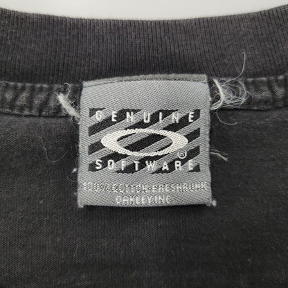 【中古品】【メンズ】 OAKLEY オークリー SURFBOARD GRAPHIC S/S TEE サーフボード グラフィック 半袖 Tシャツ 146-260602-as-25-izu カラー：ブラック 万代Net店