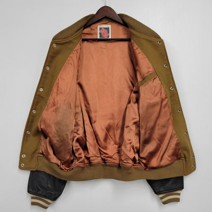 【現状渡し品】【メンズ】 BGS STADIUM JACKET スタジアムジャケット スタジャン アウター 146-260608-as-18-izu カラー：ブラウン×ブラック 万代Net店