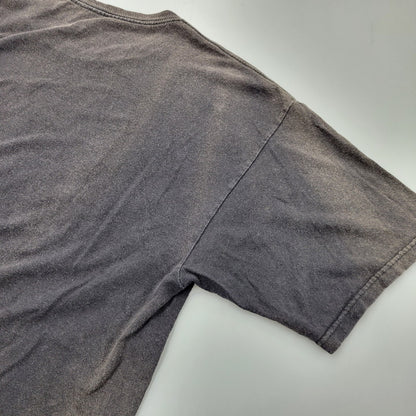 【現状渡し品】【メンズ】 ANTIHERO アンタイヒーロー SS TEE ショートスリーブ Tシャツ 半袖 トップス 142-260614-as-03-izu サイズ：L カラー：ブラック系 万代Net店