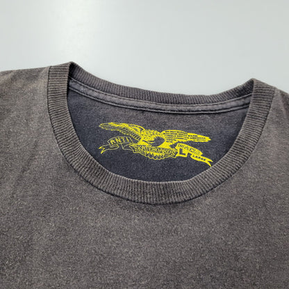 【現状渡し品】【メンズ】 ANTIHERO アンタイヒーロー SS TEE ショートスリーブ Tシャツ 半袖 トップス 142-260614-as-03-izu サイズ：L カラー：ブラック系 万代Net店