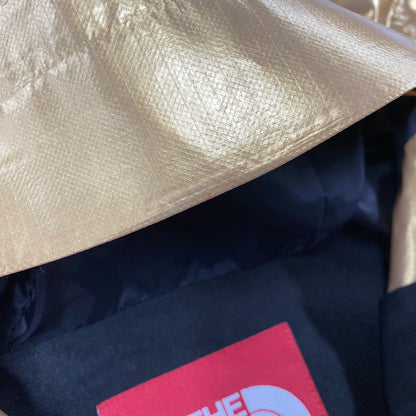 【中古品】【メンズ】 SUPREME×THE NORTH FACE シュプリーム×ザ・ノースフェイス NP11801I METALLIC MOUNTAIN PARKA メタリック マウンテン パーカー アウター 149-260604-cs-02-izu サイズ：M カラー：ゴールド×ブラック 万代Net店