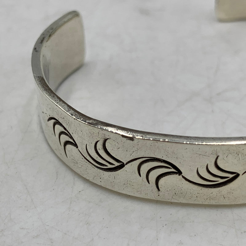 【中古品】【メンズ/レディース】 ARIZONA FREEDOM アリゾナ フリーダム SILVER SYMBOL ARABESQUE BANGLE シルバー シンボル アラベスク バングル アクセサリー 192-260606-cs-07-izu カラー：シルバー 万代Net店
