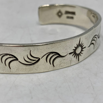 【中古品】【メンズ/レディース】 ARIZONA FREEDOM アリゾナ フリーダム SILVER SYMBOL ARABESQUE BANGLE シルバー シンボル アラベスク バングル アクセサリー 192-260606-cs-07-izu カラー：シルバー 万代Net店