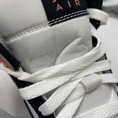 【中古品】【メンズ】 NIKE ナイキ AIR JORDAN 1 MID DQ8426-100 エア ジョーダン 1 ミッド スニーカー シューズ 靴 160-260607-as-08-izu サイズ：28.5cm カラー：WHITE/BLACK-RUST PINK 万代Net店