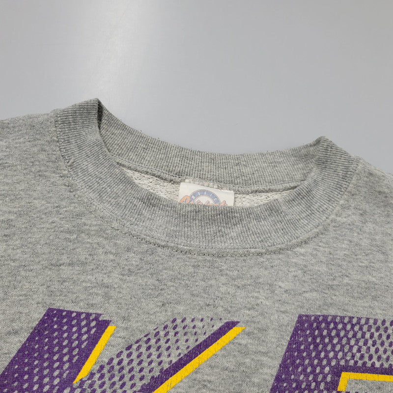 【中古品】【メンズ】 MAGIC JOHNSON ORIGINALS マジックジョンソンオリジナルズ LAKERS SWEATSHIRT レイカーズ スウェット トレーナー 146-260614-as-06-izu カラー：グレー 万代Net店