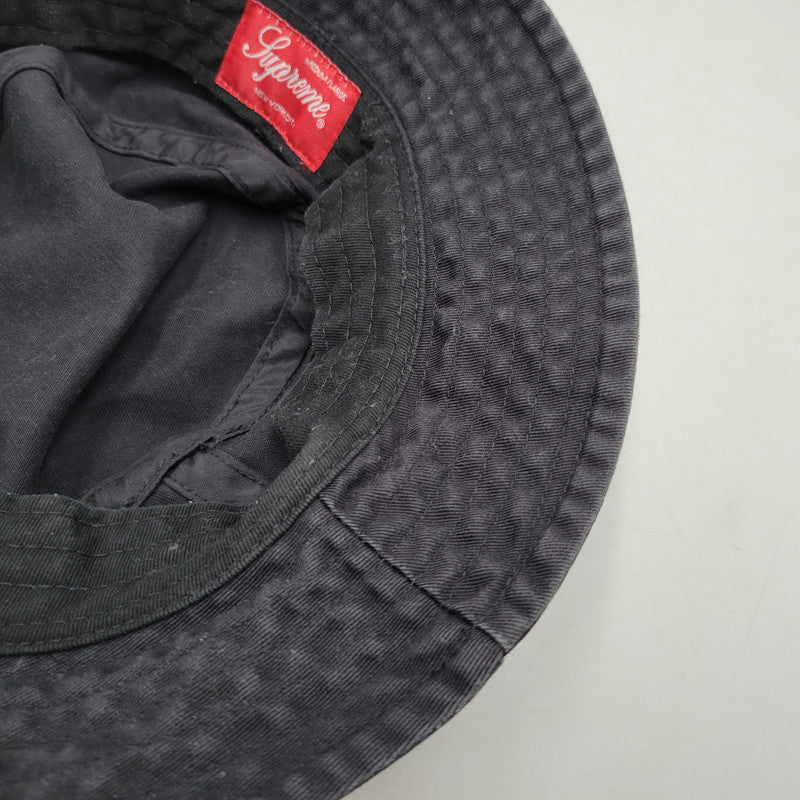 【中古品】【メンズ/レディース】 Supreme シュプリーム OUTLINE CRUSHER アウトラインクラッシャー バケットハット バケハ 帽子 185-260618-as-01-izu サイズ：M/L カラー：ブラック 万代Net店