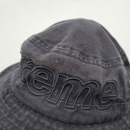 【中古品】【メンズ/レディース】 Supreme シュプリーム OUTLINE CRUSHER アウトラインクラッシャー バケットハット バケハ 帽子 185-260618-as-01-izu サイズ：M/L カラー：ブラック 万代Net店