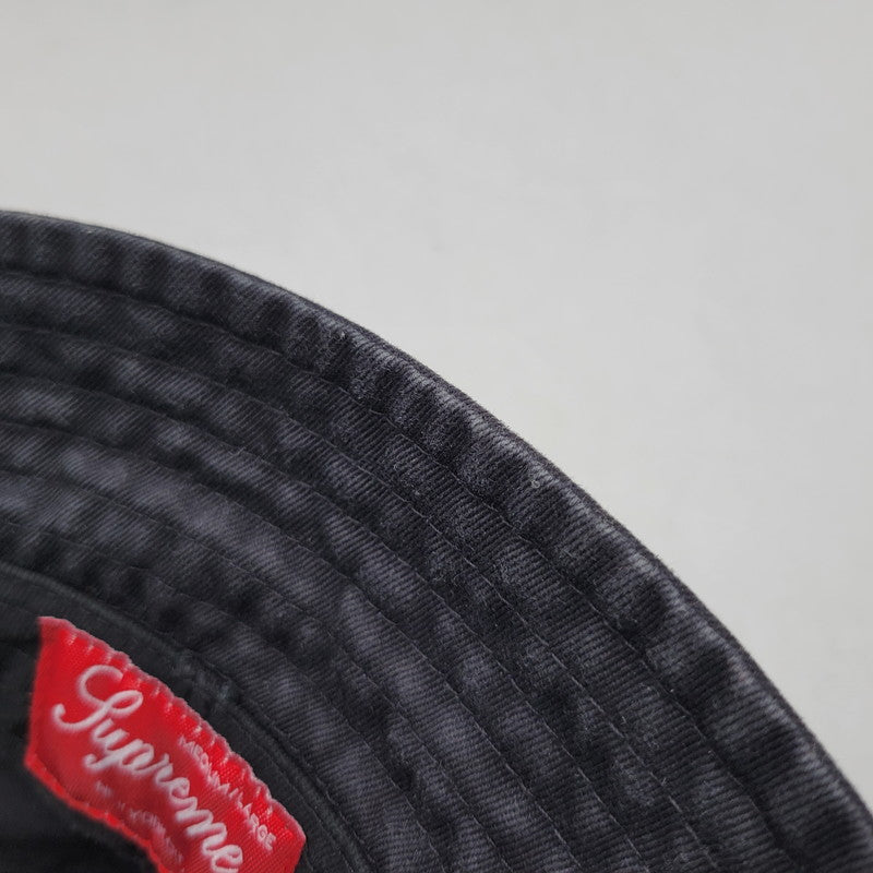 【中古品】【メンズ/レディース】 Supreme シュプリーム OUTLINE CRUSHER アウトラインクラッシャー バケットハット バケハ 帽子 185-260618-as-01-izu サイズ：M/L カラー：ブラック 万代Net店
