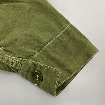 【中古品】【メンズ】 USED SWEDISH ARMY スウェディッシュアーミー スウェーデン軍 M-55 PULLOVER SHIRT プルオーバーシャツ 長袖 146-260618-as-08-izu カラー：グリーン系 万代Net店
