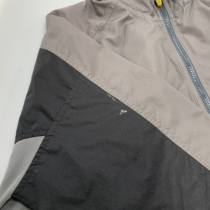 【中古品】【メンズ】 F.C.REAL BRISTOL×NIKE エフシーレアルブリストル×ナイキ F0 MAS 00’S NYLON JACKET ナイロン ジャケット アウター 142-260611-cs-11-izu サイズ：M カラー：グレー 万代Net店