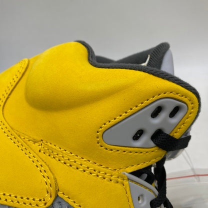 【中古美品】【メンズ】 NIKE ナイキ IO3372-700 AIR JORDAN 5 RETRO TOKYO 23 (2025) レトロ トーキョー 23 スニーカー 靴 160-260611-kh-09-izu サイズ：27 カラー：ARSITY MAIZE/BLACK-WOLF GREY-ANTHRACITE 万代Net店