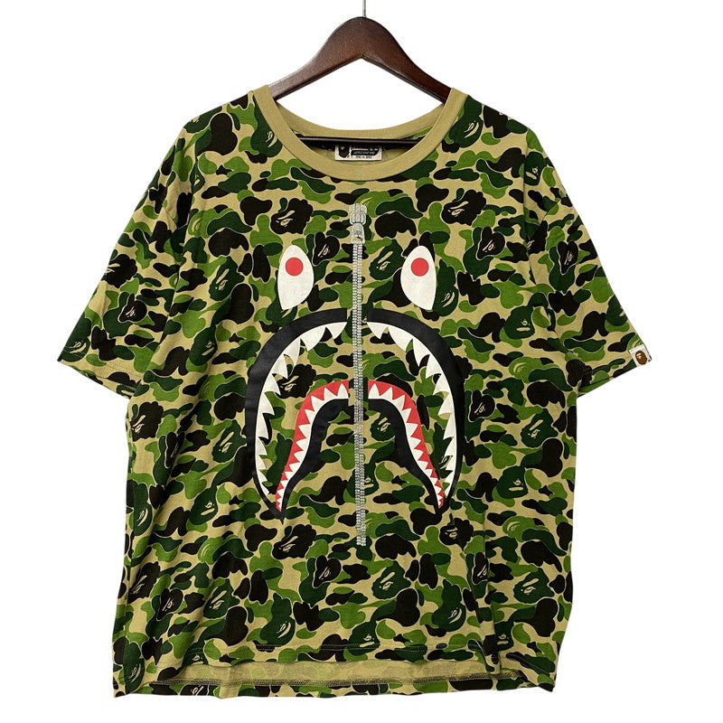 【中古品】【メンズ】 A BATHING APE アベイシングエイプ CAMOUFLAGE SHARK SS TEE カモフラージュ シャーク ショートスリーブ ティー トップス 半袖 142-260624-cs-18-izu サイズ：F カラー：マルチ 万代Net店
