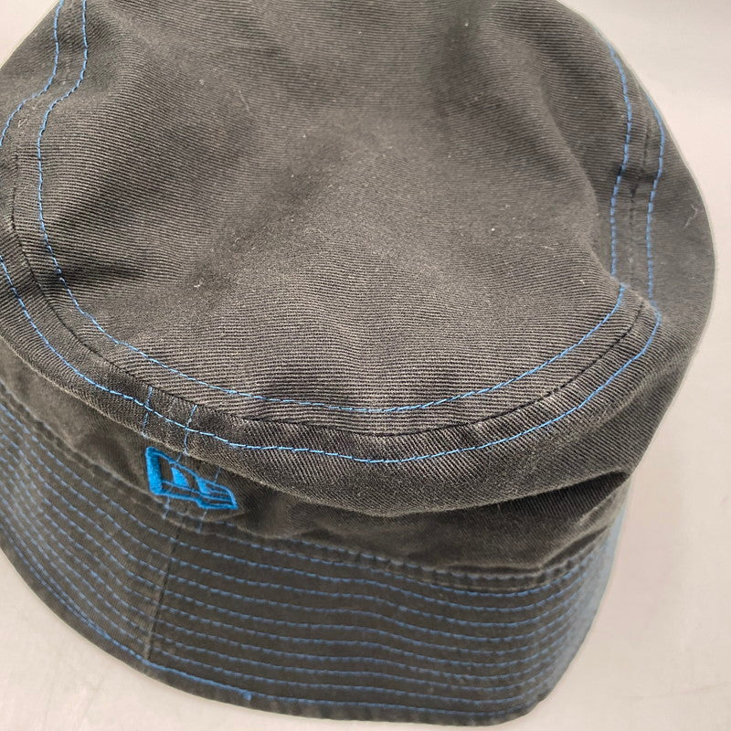 【中古品】【メンズ/レディース】 FACETASM ファセッタズム × NEW ERA ニューエラ BUCKET HAT バケット ハット 帽子 185-260611-kh-12-izu サイズ：L/XL カラー：ブラック 万代Net店