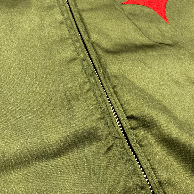 【現状渡し品】【メンズ】 ガールズ＆パンツァー プラウダ高校 リバーシブル スカジャン アウター 147-260611-cs-02-izu サイズ：XL カラー：カーキ×ベージュ/カーキ 万代Net店