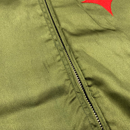 【現状渡し品】【メンズ】 ガールズ＆パンツァー プラウダ高校 リバーシブル スカジャン アウター 147-260611-cs-02-izu サイズ：XL カラー：カーキ×ベージュ/カーキ 万代Net店