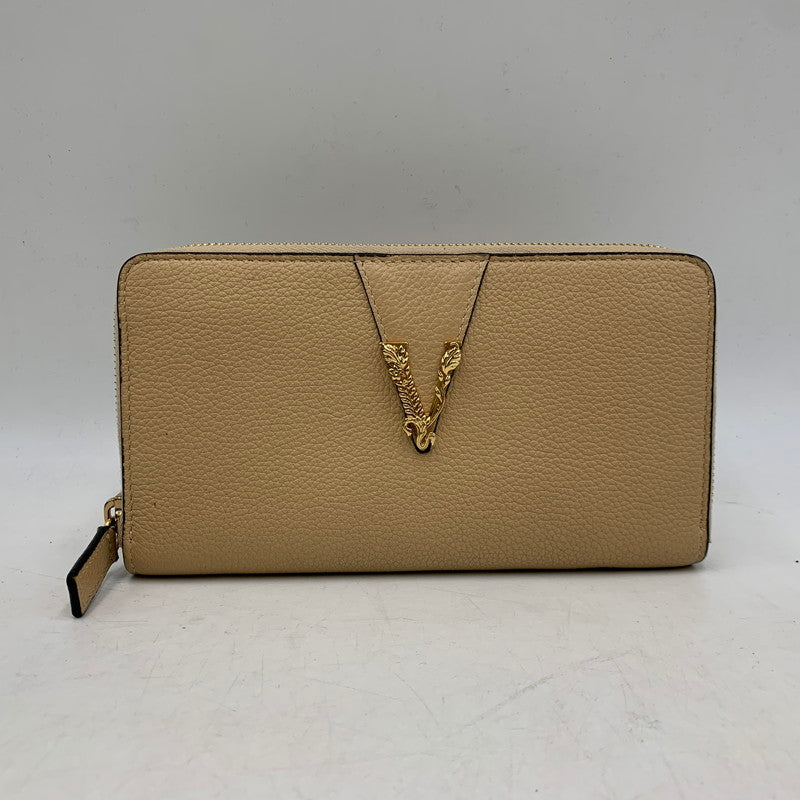 【中古品】【メンズ/レディース】 VERSACE ヴェルサーチ VIRTUS ROUND ZIP WALLET ヴィルトゥス ラウンドジップ ウォレット 長財布 181-260614-as-18-izu カラー：ベージュ 万代Net店