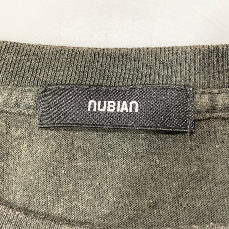 【中古品】【メンズ】 NUBIAN×JUN INAGAWA ヌビアン×ジュンイナガワ GRAPHIC SS TEE グラフィック ショートスリーブ ティー トップス 半袖 142-260627-cs-06-izu サイズ：XXL カラー：チャコール 万代Net店