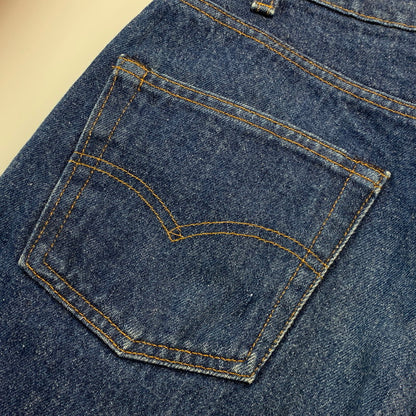 【中古品】【メンズ】 LEVI’S リーバイス 刻印532 SMALL-E 不均等V ケアタグ 黒カン 脇割 通常R 平行ステッチ 501 DENIM PANTS スモールE デニム パンツ ボトムス 157-260616-kh-10-izu サイズ：29×34 カラー：インディゴ 万代Net店
