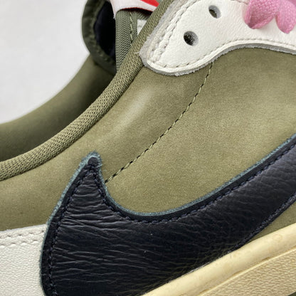 【中古品】【メンズ】 NIKE ナイキ × TRAVIS SCOTT トラヴィス・スコット AIR JORDAN 1 LOW OG SP DM7866-200 エアジョーダン 1 ロー OG SP スニーカー 靴 160-260616-as-07-izu サイズ：27cm カラー：MEDIUM OLIVE/BLACK-SAIL-MUSLIN 万代Net店