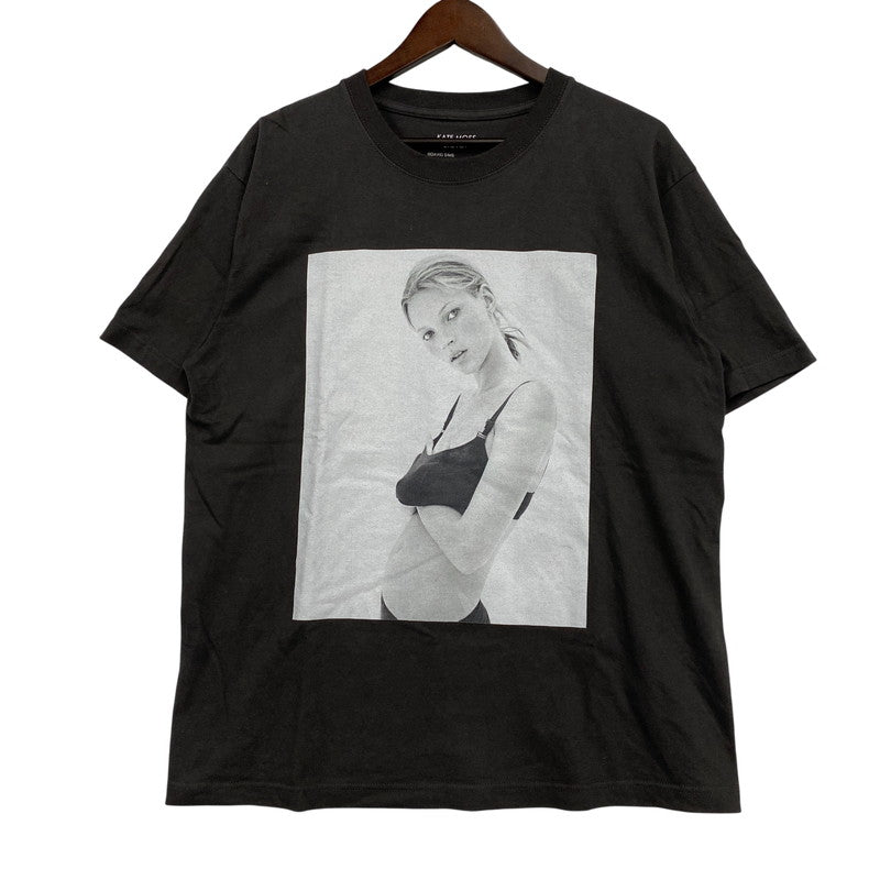 【中古品】【メンズ】 BIOTOP ビオトープ BOM-74000-A KATE MOSS BY DAVID SIMS PHOTO T-SHIRTS ケイトモス デヴィッドシムズ フォト Tシャツ トップス 140-260617-kh-04-izu サイズ：L カラー：チャコール系 万代Net店