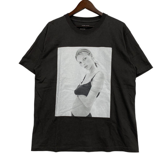 【中古品】【メンズ】 BIOTOP ビオトープ BOM-74000-A KATE MOSS BY DAVID SIMS PHOTO T-SHIRTS ケイトモス デヴィッドシムズ フォト Tシャツ トップス 140-260617-kh-04-izu サイズ：L カラー：チャコール系 万代Net店
