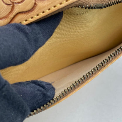 【中古品】【メンズ/レディース】 MARSHMALLOW CAFE マシュマロカフェ CARVING LEATHER BODY BAG カービング レザー ボディバッグ カバン 鞄 188-260617-ya-05-izu カラー：ベージュ系 万代Net店