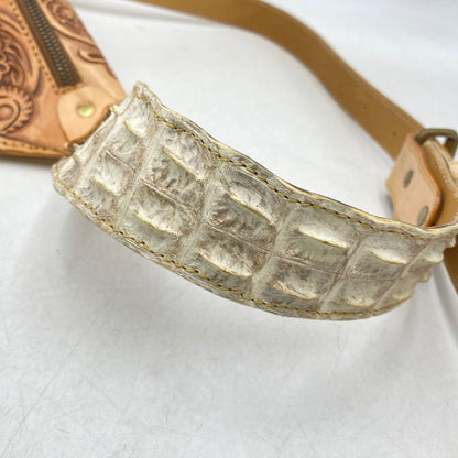 【中古品】【メンズ/レディース】 MARSHMALLOW CAFE マシュマロカフェ CARVING LEATHER BODY BAG カービング レザー ボディバッグ カバン 鞄 188-260617-ya-05-izu カラー：ベージュ系 万代Net店