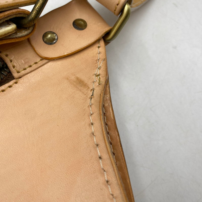 【中古品】【メンズ/レディース】 MARSHMALLOW CAFE マシュマロカフェ CARVING LEATHER BODY BAG カービング レザー ボディバッグ カバン 鞄 188-260617-ya-05-izu カラー：ベージュ系 万代Net店