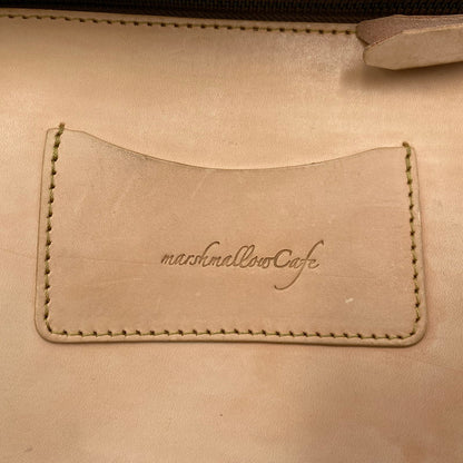 【中古品】【メンズ/レディース】 MARSHMALLOW CAFE マシュマロカフェ CARVING LEATHER BODY BAG カービング レザー ボディバッグ カバン 鞄 188-260617-ya-05-izu カラー：ベージュ系 万代Net店