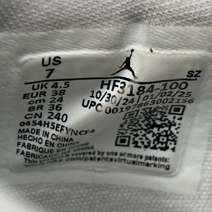 【中古品】【レディース】 NIKE ナイキ HF3184-100 WOMEN'S AIR JORDAN ウィメンズ エア ジョーダン 1 BROOKLYN LOW ブルックリン ロー スニーカー シューズ 靴 166-260620-ya-12-izu サイズ：24cm カラー：WHITE/METALLIC SILVER 万代Net店