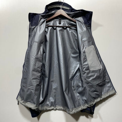 【中古品】【メンズ】 ARC'TERYX アークテリクス X000010513 25AW BETA JACKET MEN'S ベータ ジャケット メンズ アウター 144-260626-ya-10-izu サイズ：S カラー：ネイビー 万代Net店