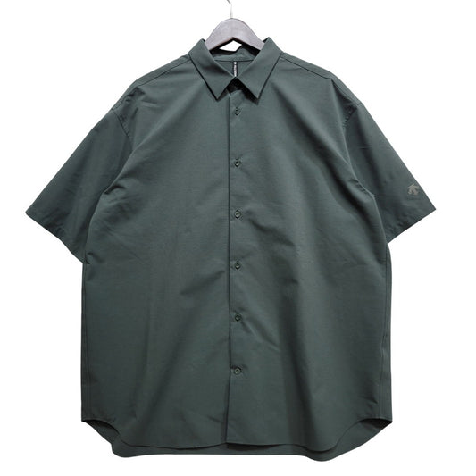 【中古美品】【メンズ】 DESCENTE ALLTERRAIN デサント オルテライン SOLOTEX HALF-SLEEVE REGULAR COLLAR SHIRT DU5SHSI1M ソロテックス ハーフスリーブ レギュラーカラーシャツ 144-260704-as-02-izu サイズ：O カラー：グリーン 万代Net店