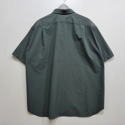 【中古美品】【メンズ】 DESCENTE ALLTERRAIN デサント オルテライン SOLOTEX HALF-SLEEVE REGULAR COLLAR SHIRT DU5SHSI1M ソロテックス ハーフスリーブ レギュラーカラーシャツ 144-260704-as-02-izu サイズ：O カラー：グリーン 万代Net店
