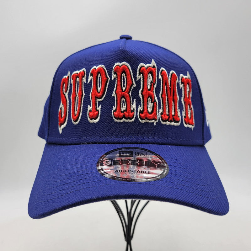 【中古美品】【メンズ】 SUPREME シュプリーム 26SS GOTHIC OUTLINE ADJUSTABLE NEW ERA ゴシック アウトライン アジャスタブル ニューエラ キャップ 帽子 185-260625-ya-20-izu サイズ：ONE SIZE カラー：ネイビー 万代Net店