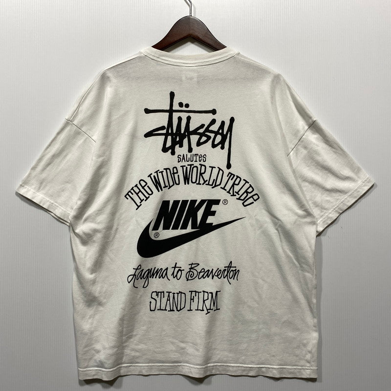 【中古品】【メンズ】 STUSSY ステューシー × NIKE ナイキ MEN'S T-SHIRT DV1774-100 メンズ Tシャツ コラボ 半袖 プリント トップス 142-260626-ay-04-izu サイズ：L カラー：ホワイト 万代Net店