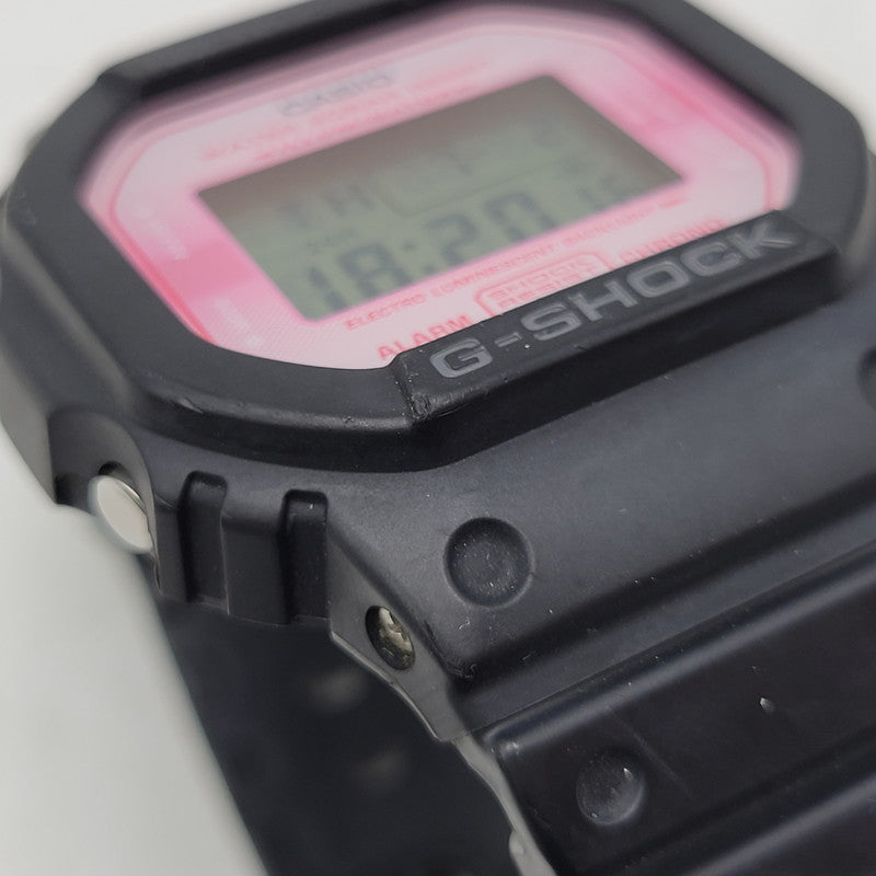 【中古品】【メンズ/レディース】 G-SHOCK ジーショック DIGITAL 5600 SERIES SAKURA STORM DW-5600TCB デジタル サクラストーム 腕時計 196-260704-as-14-izu サイズ：48.9 × 42.8 × 13.4 mm カラー：ブラック×ピンク 万代Net店