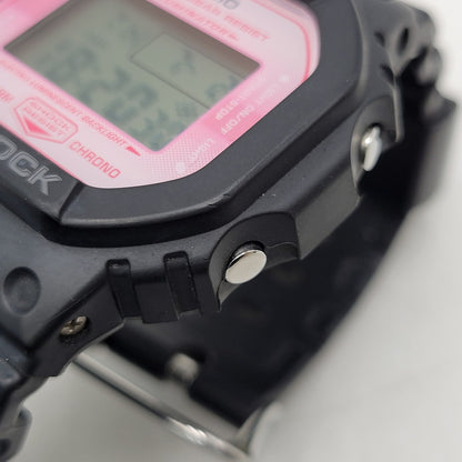 【中古品】【メンズ/レディース】 G-SHOCK ジーショック DIGITAL 5600 SERIES SAKURA STORM DW-5600TCB デジタル サクラストーム 腕時計 196-260704-as-14-izu サイズ：48.9 × 42.8 × 13.4 mm カラー：ブラック×ピンク 万代Net店