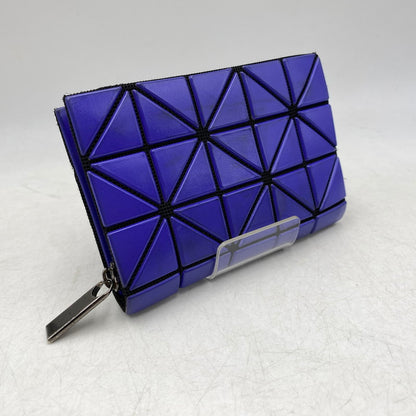 【中古品】【メンズ/レディース】 BAOBAO ISSEY MIYAKE バオバオ イッセイミヤケ BB01-AG781 BOOK WALLET MATTE ブック ウォレット マット 二つ折り財布 財布 200-260629-cs-07-izu カラー：パープル 万代Net店