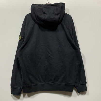 【中古品】【メンズ】 STONE ISLAND ストーンアイランド SWEAT HOODIE 771561820 スウェット フーディ パーカー 長袖 トップス 141-260629-as-11-izu サイズ：M カラー：ブラック 万代Net店
