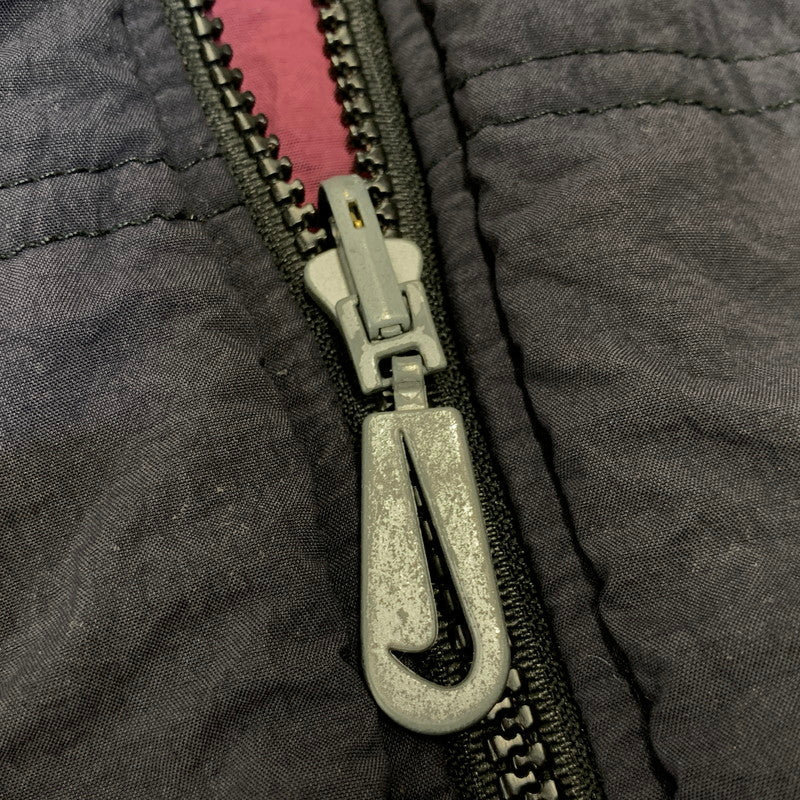 【現状渡し品】【メンズ】 NIKE ナイキ BIG SWOOSH REVERSIBLE JACKET ビッグ スウッシュ リバーシブル ジャケット 銀タグ 146-260702-as-10-izu サイズ：L カラー：ブラック/バーガンディー 万代Net店