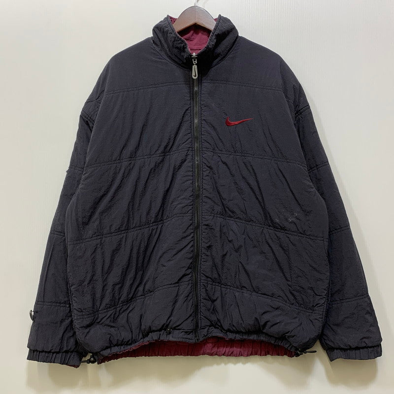 【現状渡し品】【メンズ】 NIKE ナイキ BIG SWOOSH REVERSIBLE JACKET ビッグ スウッシュ リバーシブル ジャケット 銀タグ 146-260702-as-10-izu サイズ：L カラー：ブラック/バーガンディー 万代Net店