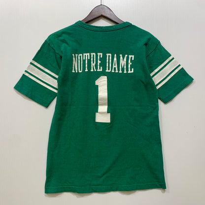 【中古品】【メンズ】 Champion チャンピオン NOTRE DAME 1 FOOTBALL TEE ノートルダム フットボール Tシャツ バータグ後期 146-260702-as-07-izu サイズ：M カラー：グリーン 万代Net店